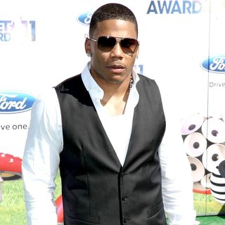 Nelly in BET Awards 2011 - nelly-bet-awards 2011-02